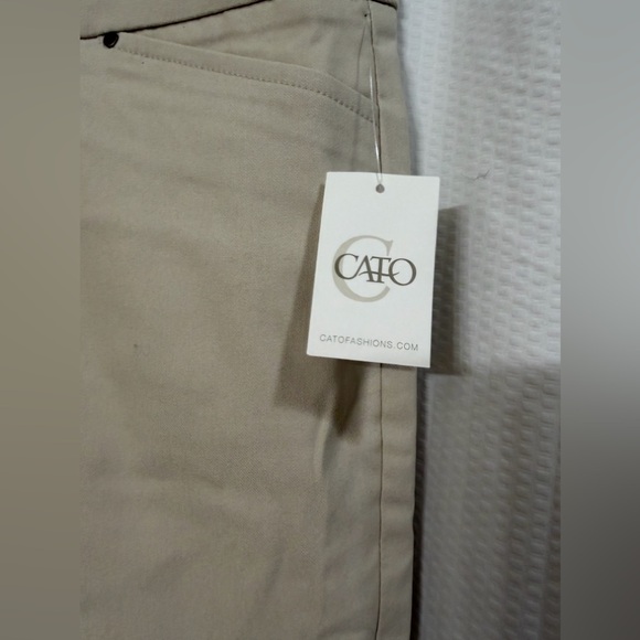 Cato Khaki/Tan Stretch Cotton Bermuda Mid-Rise Pull-On Stretch Shorts Sz 10 NWT - Picture 2 of 5